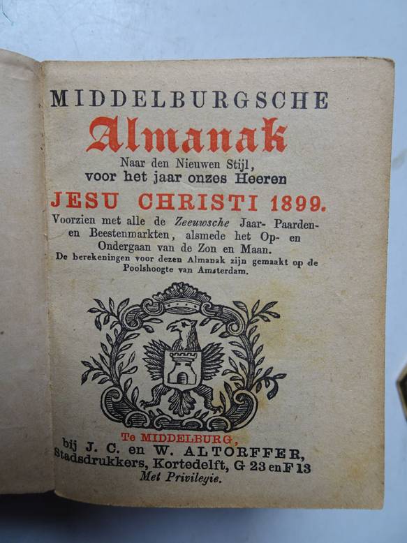 No author. - Middelburgsche almanak, naar den nieuwen stijl, voor het jaar onzes Heeren Jesu Christi 1899. Voorzien met alle de Zeeuwsche jaar- paarden- en beestenmarkten, alsmede het op- en ondergaan van de zon en maan.