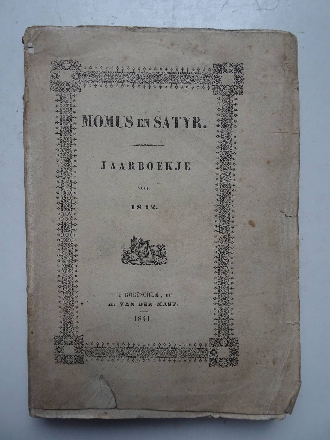 -. - Momus en Satyr. Jaarboekje voor 1842. Met platen.