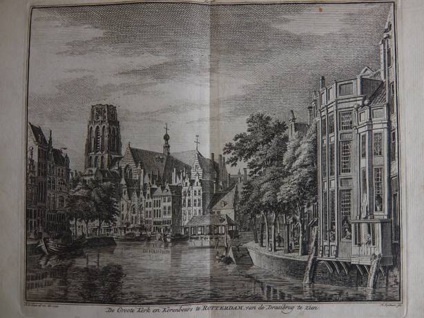 Rotterdam. - De Groote Kerk en Korenbeurs te Rotterdam, van de Draaibrug te zien.